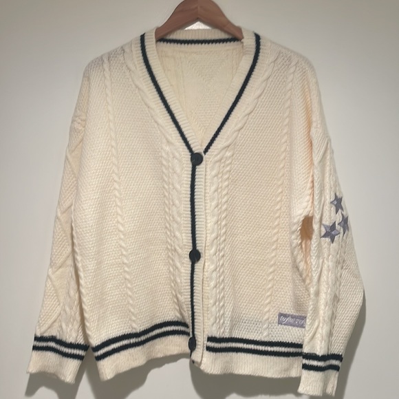 LAST 1! Cable Cream Star Cardigan made famous by Taylor Swift - Picture 8 of 8